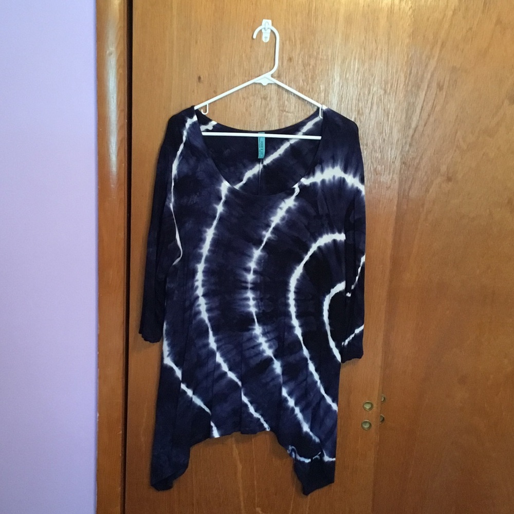 Tie-Dye Women's Tunic Top - Black and White